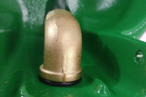 Poidło miskowe żeliwne, z zaworem rurowym, dla bydła i koni, 2,5L