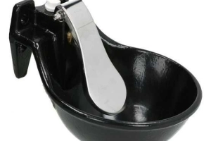 Poidło żeliwne z językiem z blachy nierdzewnej dla bydła