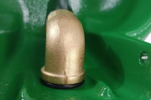 Poidło miskowe żeliwne, z zaworem rurowym, dla bydła i koni, 2,5L