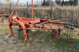 Zgrabiarka Karuzelowa Kverneland taarup 9043