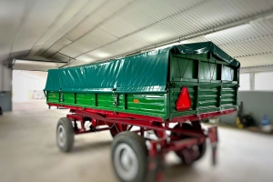 Plndeka na przyczepę roniczą