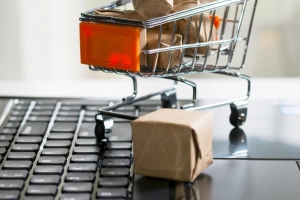 5 sposobów, jak nie dać się oszukać przy zakupie ciągnika. Co mówi UOKiK o sprzedaży online w rolnictwie?